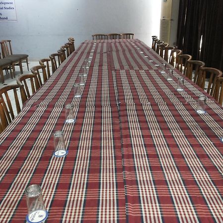 Hotel Saurab Дехрадун Екстериор снимка