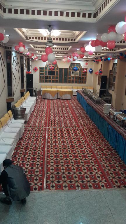Hotel Saurab Дехрадун Екстериор снимка