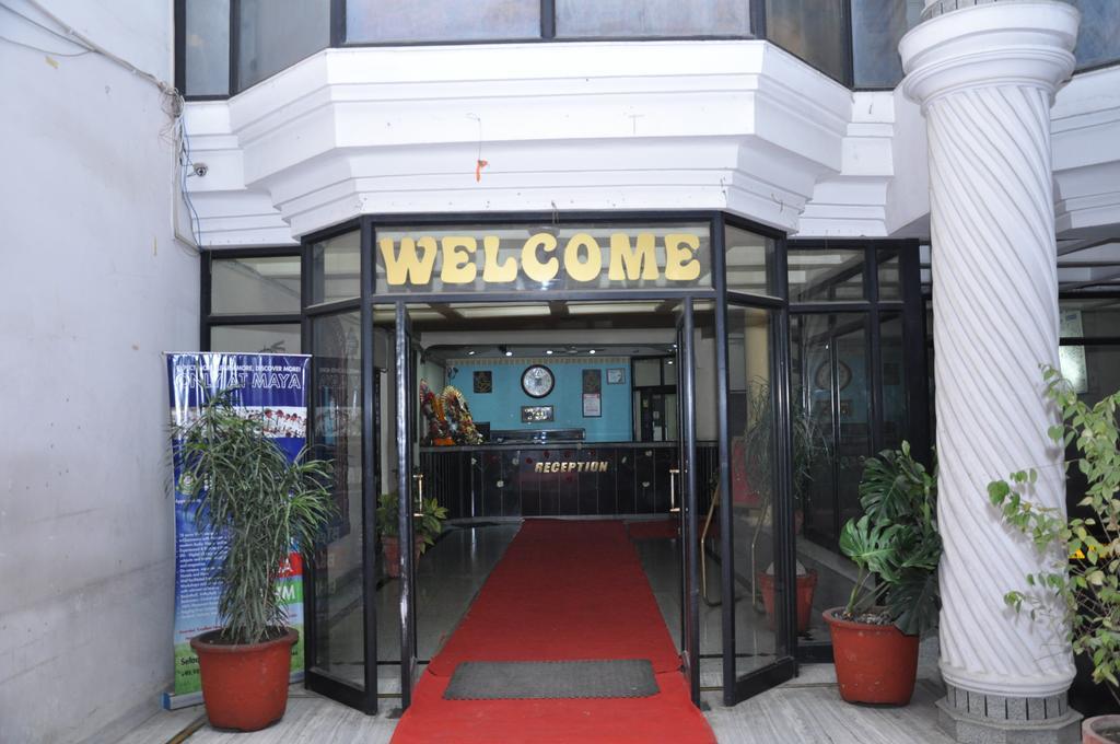Hotel Saurab Дехрадун Екстериор снимка